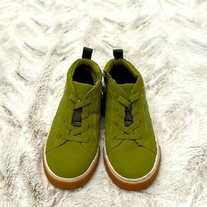 Boys green tennis size 10